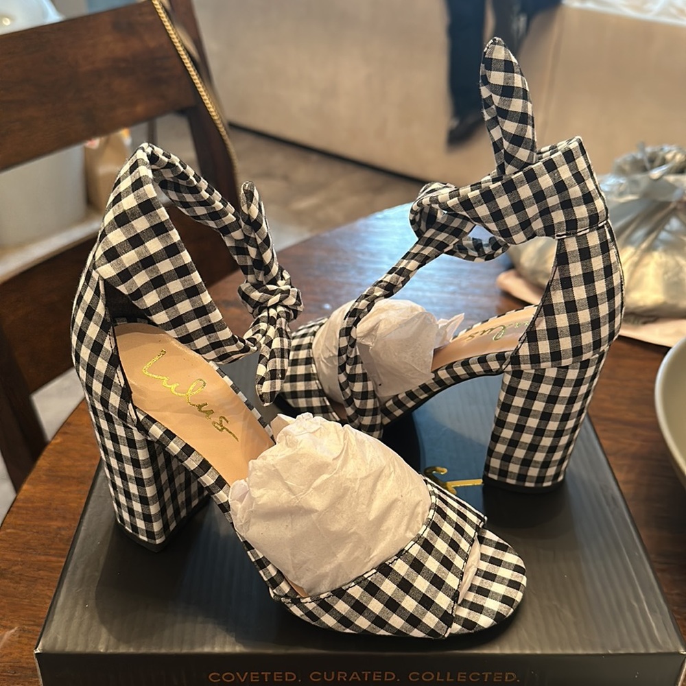 Lulus Covington Heels in Size 5. Color Black/White Gingham